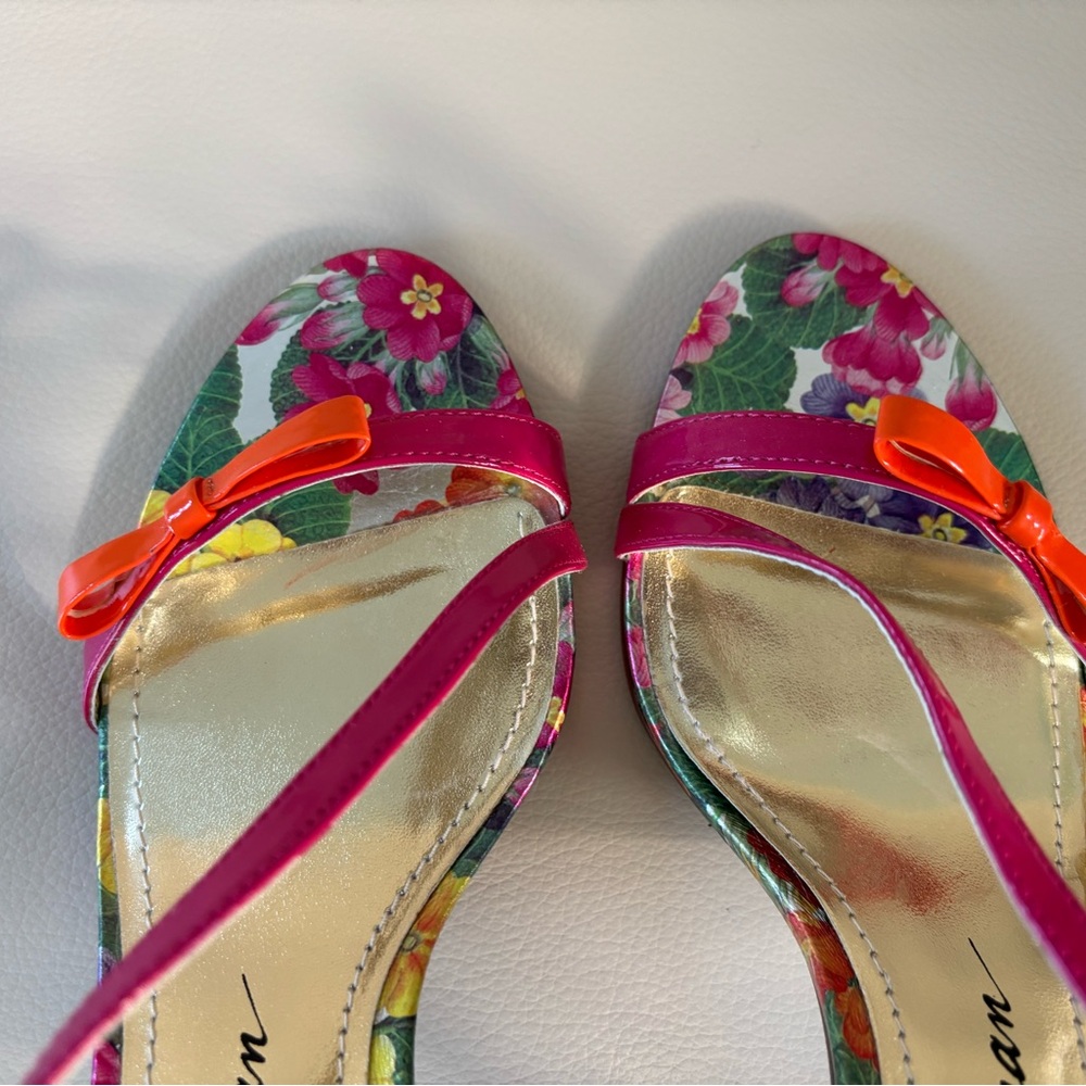 Beverly Feldman TAI MARIA Sandals, Size 8.5 - Picture 15 of 16